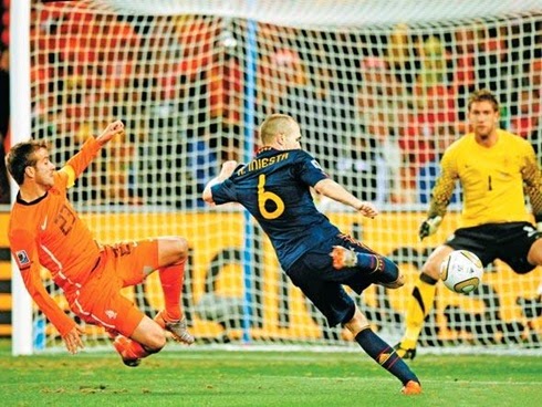 Gol do título da Espanha de Andrés Iniesta, final da copa do mundo 2010