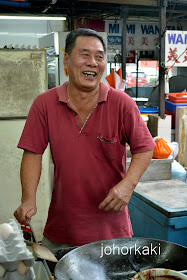 Char-Kuay-Teow-Taman-Sri-Tebrau-Hawker-Centre-Johor-Bahru