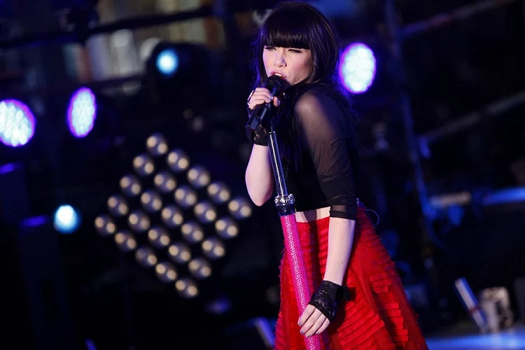 Carly Rae Jespen - Times Square New Year's Eve performance