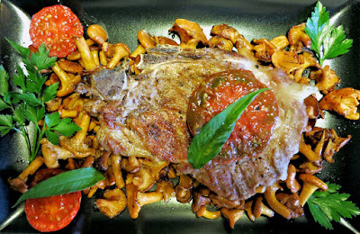 échine, porc, girolles, tomates