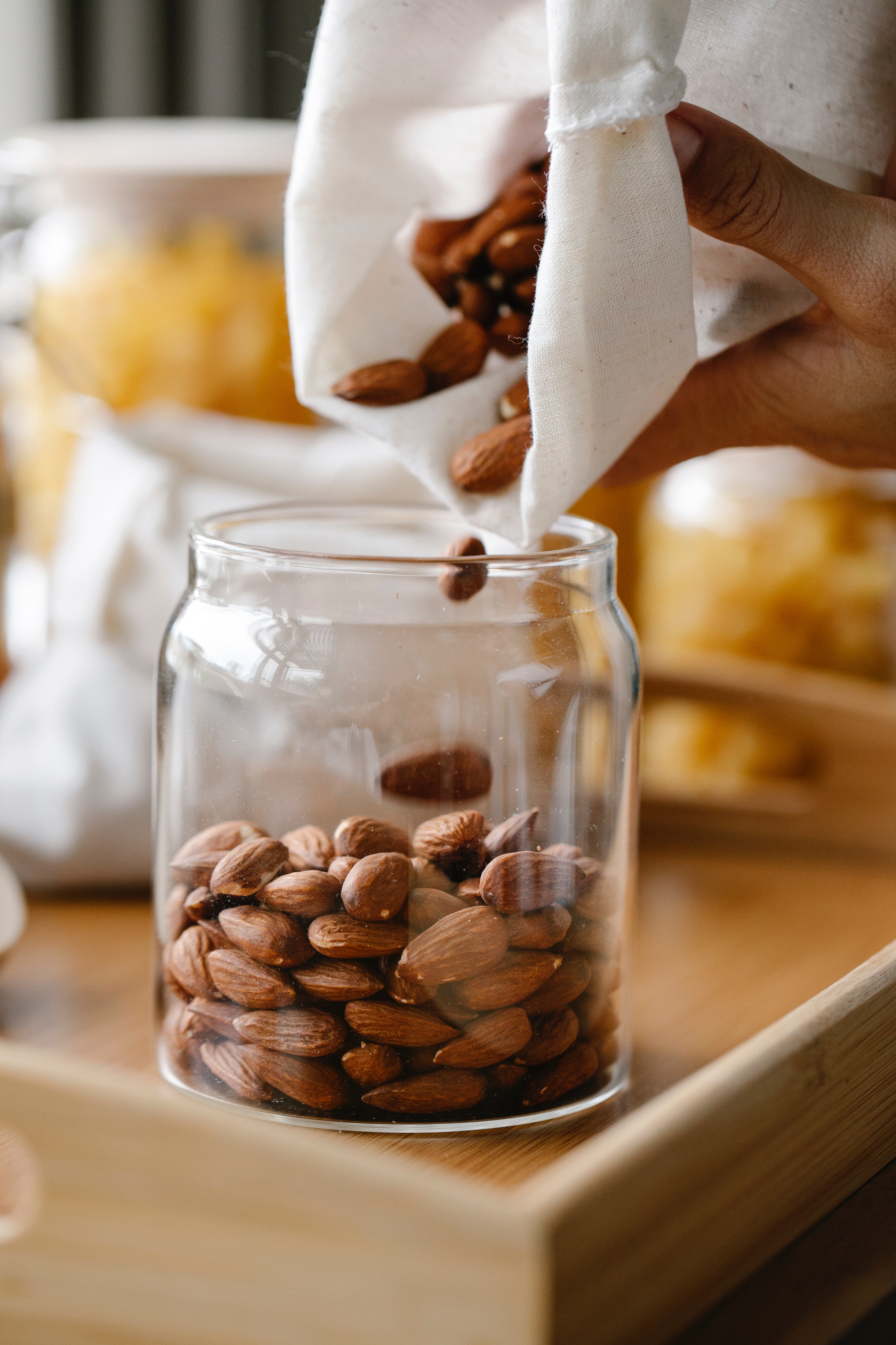 can we eat nuts in paleo diet?