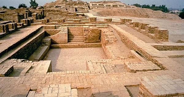 PERADABAN MOHENJO DARO DAN HARAPPA DI LEMBAH SUNGAI INDUS 