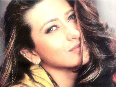 Karishma Kapoor hd wallpapers