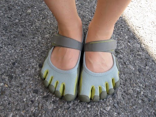 Download 13 Unusual Flip Flops and Sandals ~ Now That's Nifty