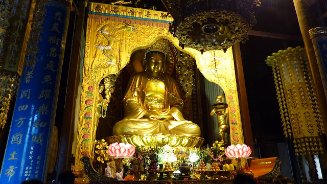 Boeddha, symbool van eenheid, in een Chinese Zentempel