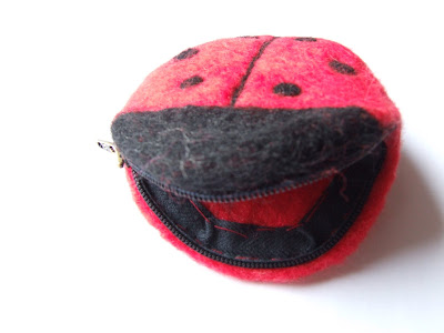 wet felted coin purse ladybug filcowana na mokro portmonetka biedronka