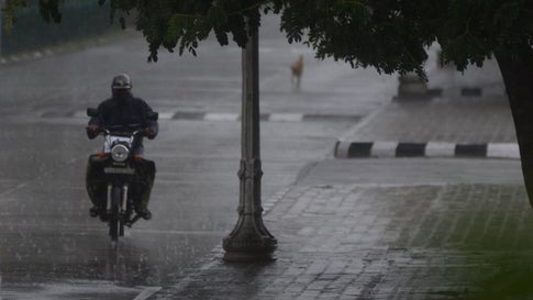 സംസ്ഥാനത്ത് മഴ തുടരും ; ഏഴ് ജില്ലകളിൽ യെല്ലോ അലർട്ട്