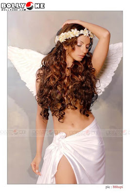 Sexy Shama Sikander Sizzing Topless Photoshoot