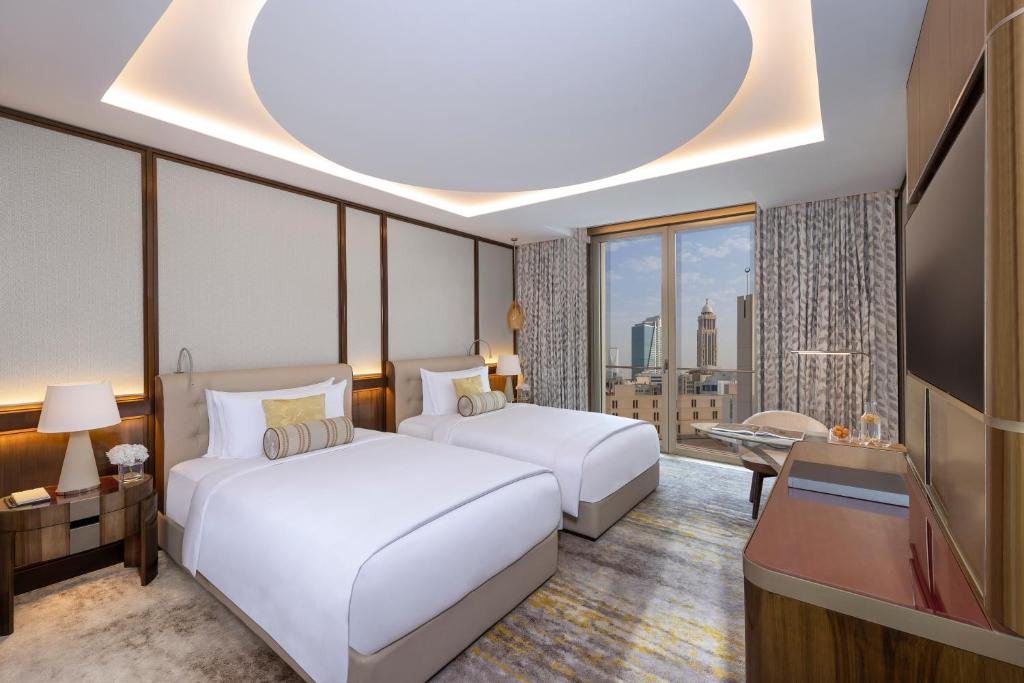 فندق الفيصلية Al Faisaliah Hotel،افضل الفنادق في السعودية 5 نجوم