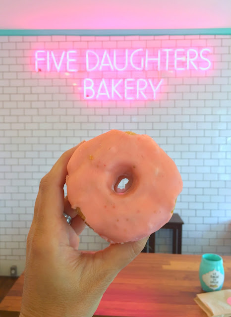 Where to go in Nashville, Tennessee | Five Daughter's Bakery | www.jacolynmurphy.com