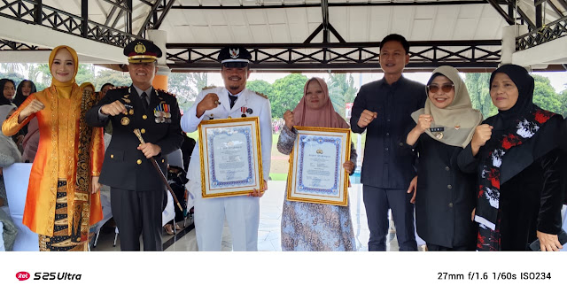 Memen Hari Bhayangkara Yang Ke 79 Kapolres Pandeglang Berikan Penghargaan Kepada Kepala Desa Wirasinga