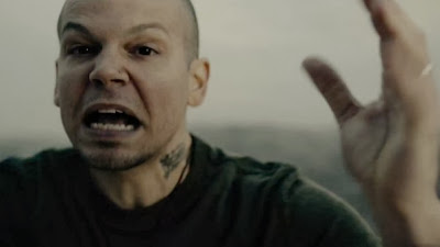 Calle 13 presentó el video del tema que compuso con Assange