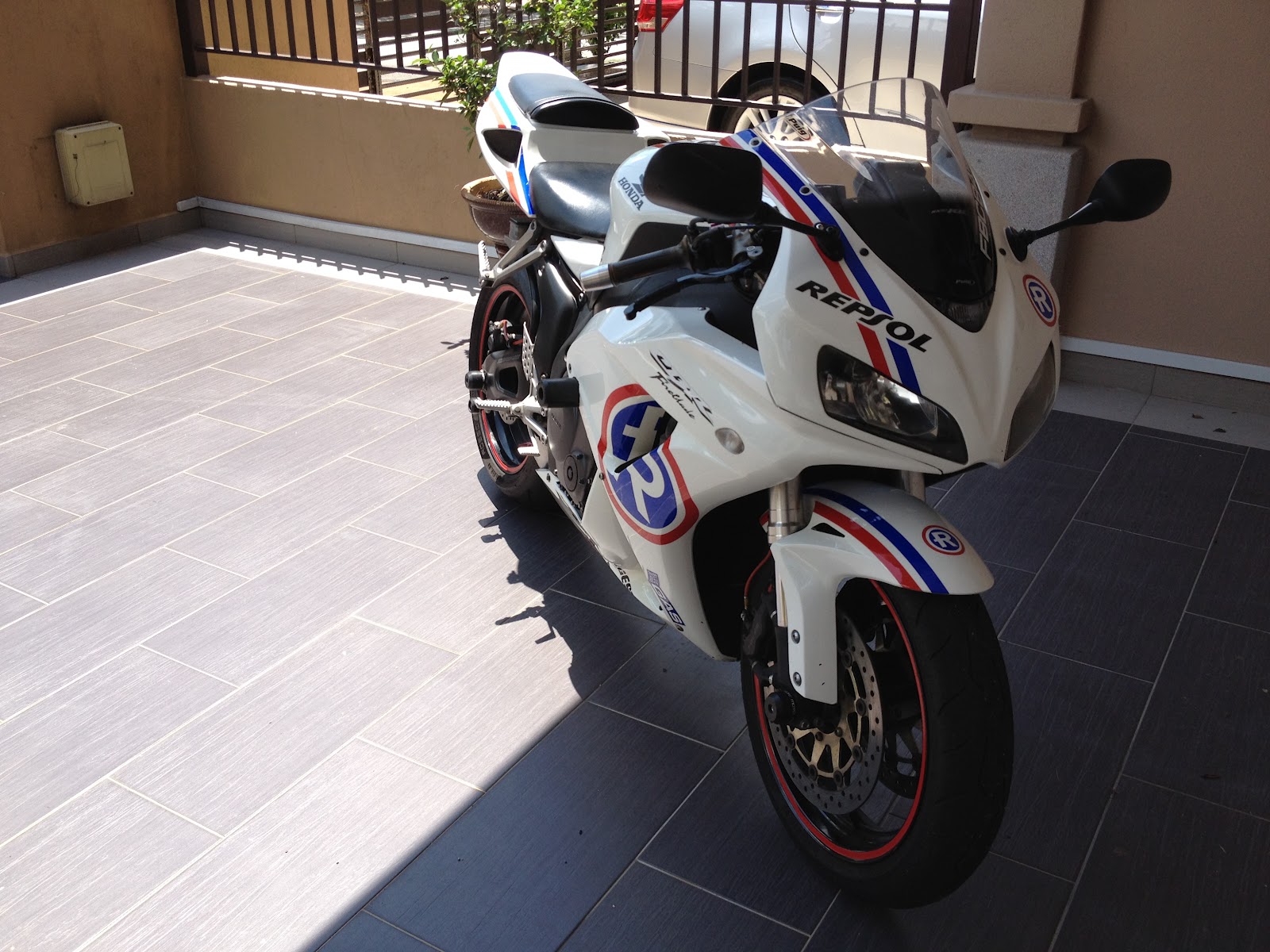 2005 honda cbr 1000 SUPER GREAT SPORTBIKES