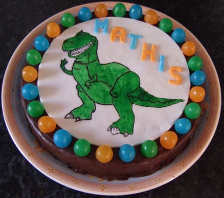 http://lesrecettesdemelanie.blogspot.fr/2011/10/gateau-rex-de-toy-story.html