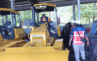 PMP  Tambah  Mini Bulldozer Untuk Tingkatkan Layanan Bongkar Muat Curah Kering di Dumai