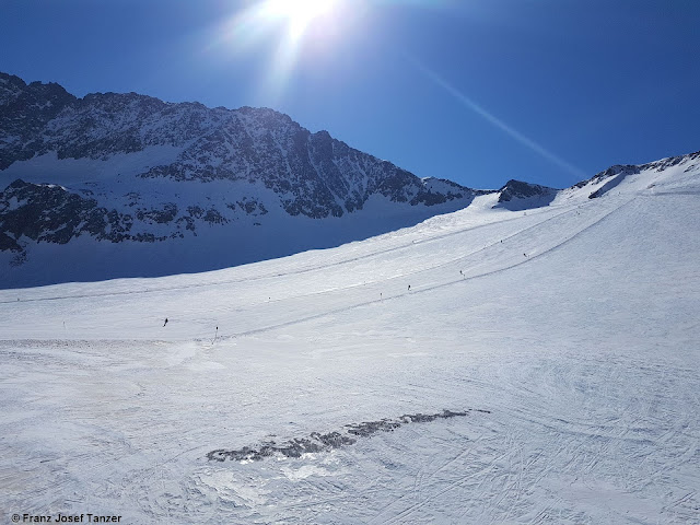 Auf den Pisten findet man traumhafte Verhältnisse vor. Stubaier Gletscher. (Foto: 22.03.2022)