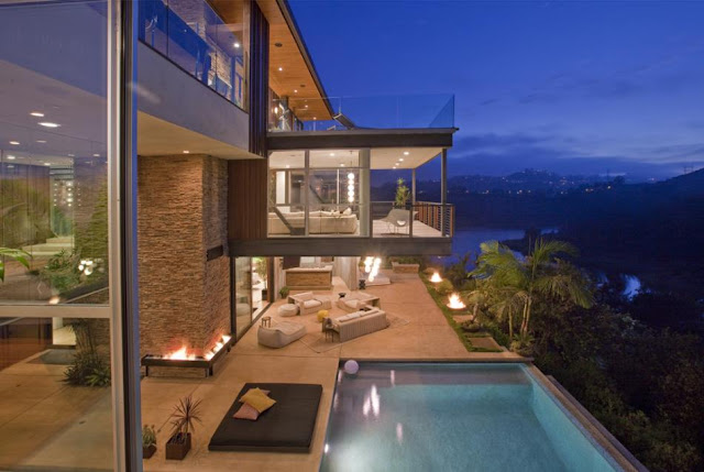 Photo of Justin Bieber house terrace with the view