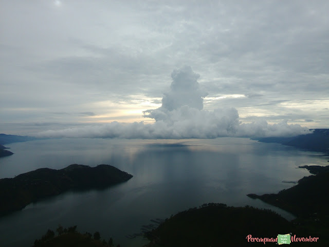 pemandangan pagi danau toba