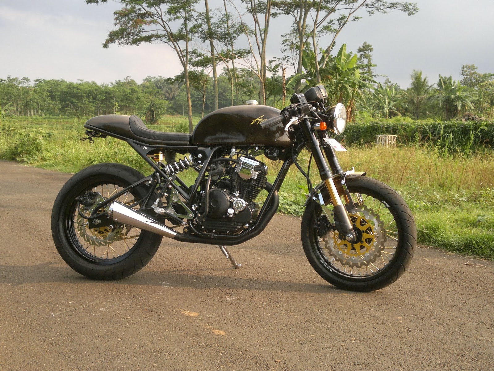 VENOMS AKSESORIS  MOTOR  UPDATE JULI MOTOR  KUSTOM 