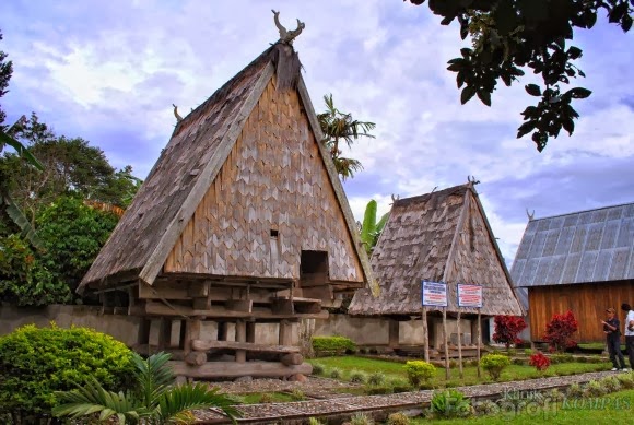 rumah adat rumah tambi