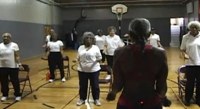 Meet Ernestine Shepherd, 74-Year-Old Woman with a Six-Pack Seen On lolpicturegallery.blogspot.com