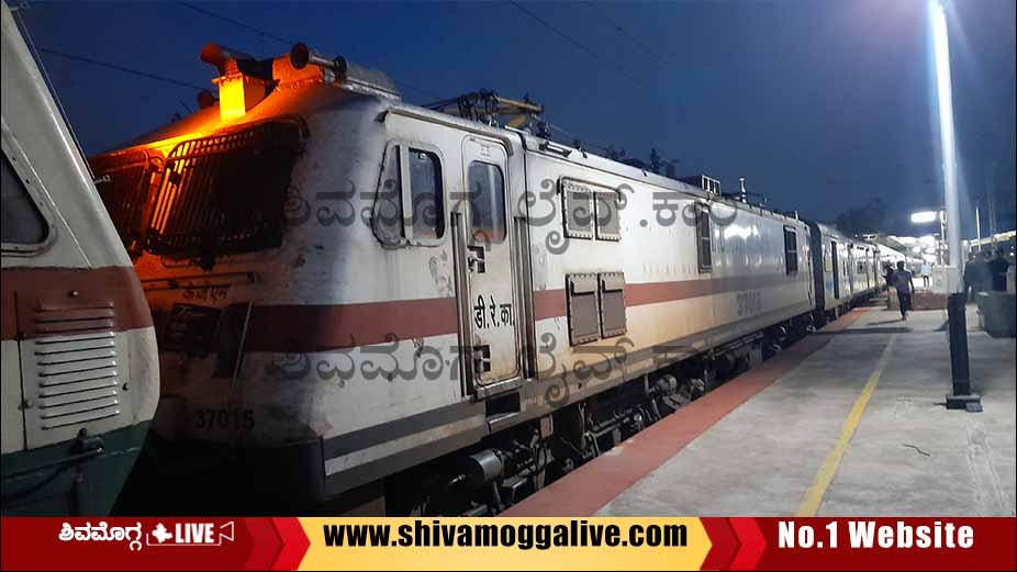 Shimoga-Jan-Shatabdi-Train-Engine-Technical-Issue