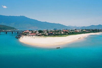 Đặt vé rẻ từ tphcm đi Huế tìm hiểu bãi biển Thuận An 