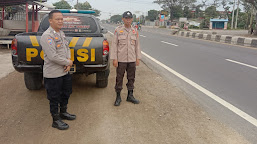 Dua Personel Polsek Sukra Gelar Patroli Rutin, Pantau Arus Lalu Lintas dan Aktivitas Warga