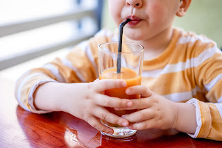 Jaki naturalny sok dla dziecka z marchewki oraz owoców bez konserwantów