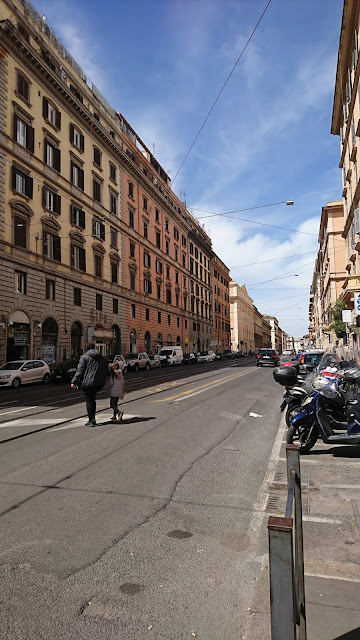 04-rome-street-downtown-4-day-rome-itinerary