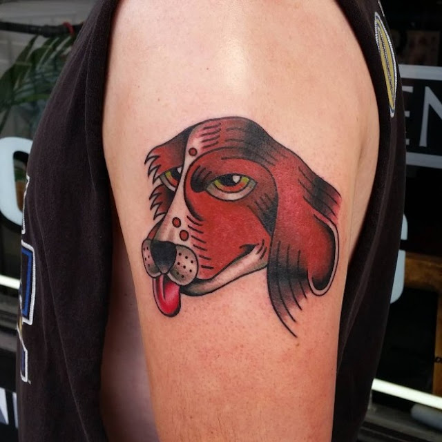 tatuagens femininas de cachorros