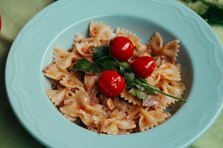 pasta con carciofi e pomodorini