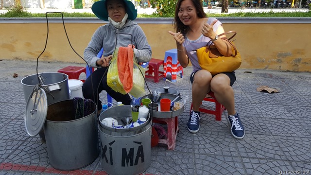  Xi Ma stall is located on Nguyen Truong To Street