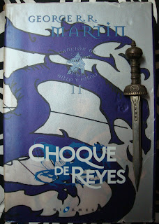 Portada del libro Choque de reyes, de George R. R. Martin