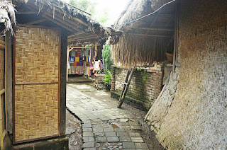 Sade Desa Suku Sasak Asli Lombok  Yang Masih Menjaga 