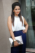 Parul Yadav Glamorous Photos-thumbnail-3