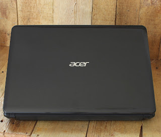 Laptop Acer E1-471-32342G50MNkk Bekas