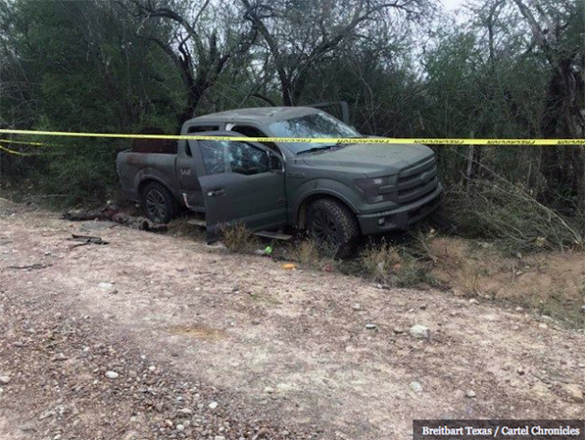 VIDEO: Pleito narco "dispara rodadero" de trocas y autos materia prima de los "Topones"