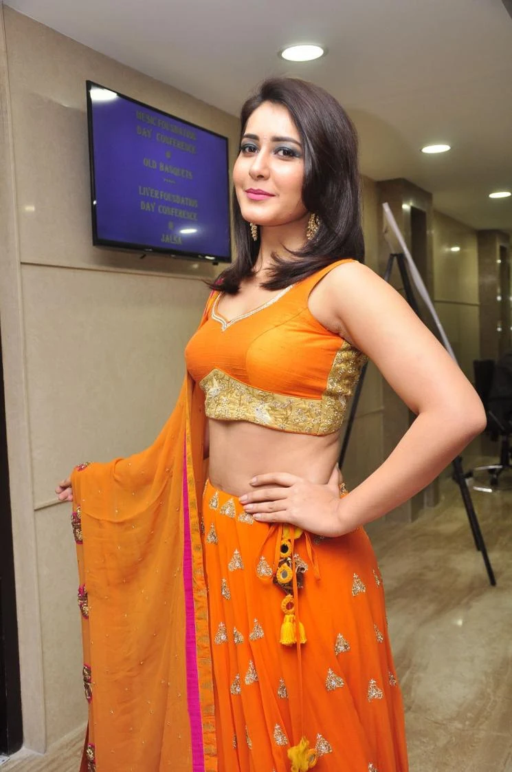 Rashi Khanna Sexy Photos | Navel Show