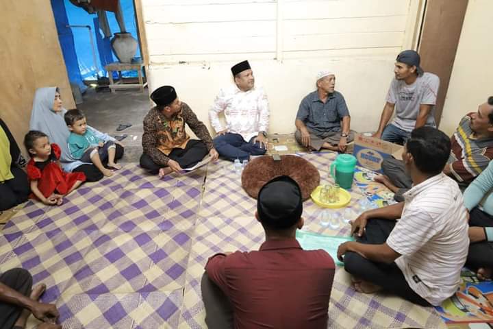 Alhamdulillah! Mukhlis Takabeya Santuni Bocah Penderita Bocor Jantung di Kuta Blang Bireuen