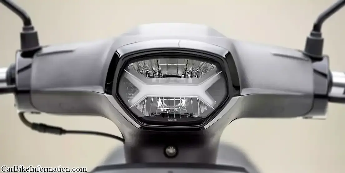 Keeway Sixties 300i Headlight