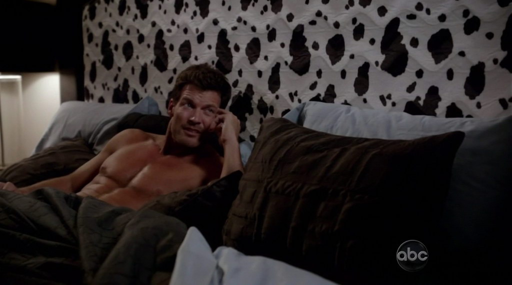 Mark Deklin Shirtless in GCB s1e03