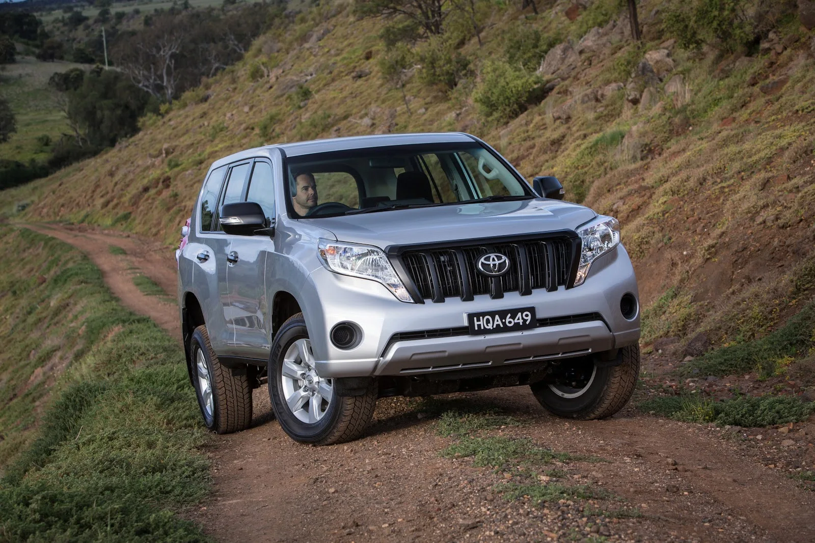 Đánh giá xe Toyota Land Cruiser Prado 2016