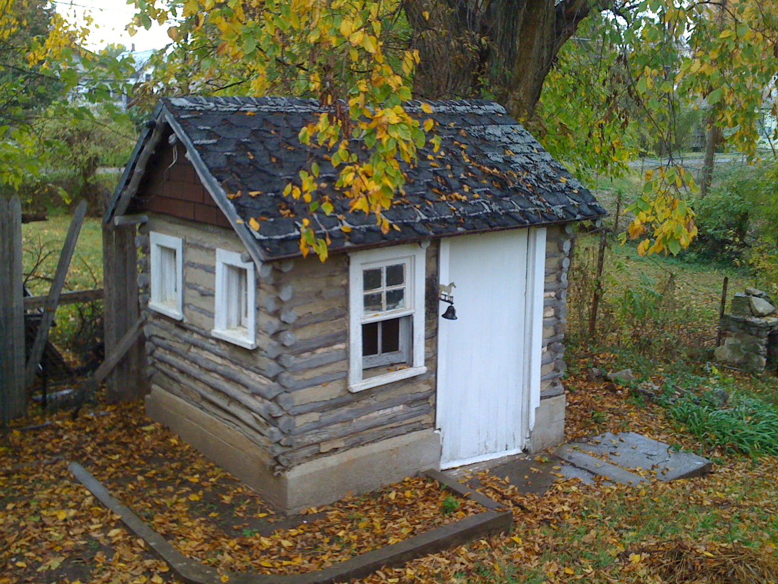 log cabin front door images Log Cabin Playhouse | 1600 x 1200