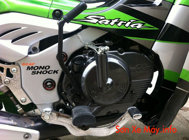 Satria sơn màu đen xanh Z1000