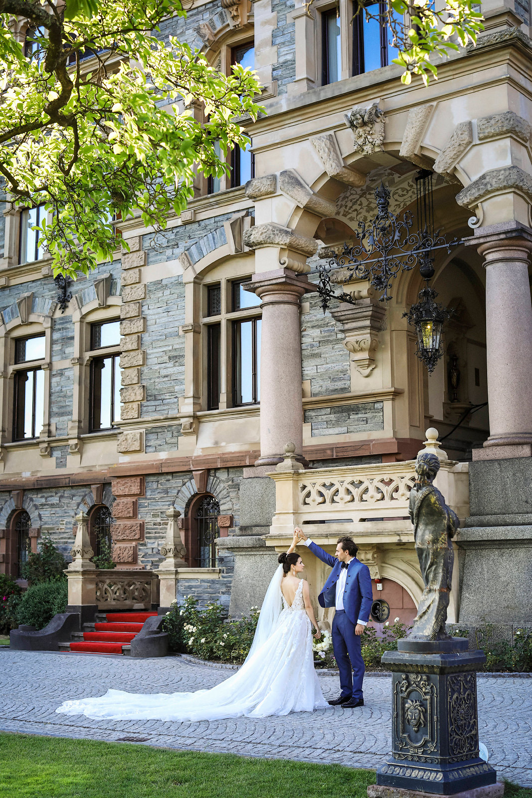 Brautpaar Bilder im Schlosspark vom Schloss Lieser