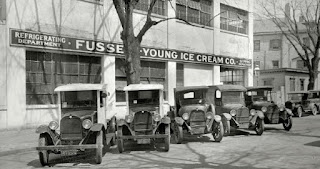 Pabrik es krim pertama