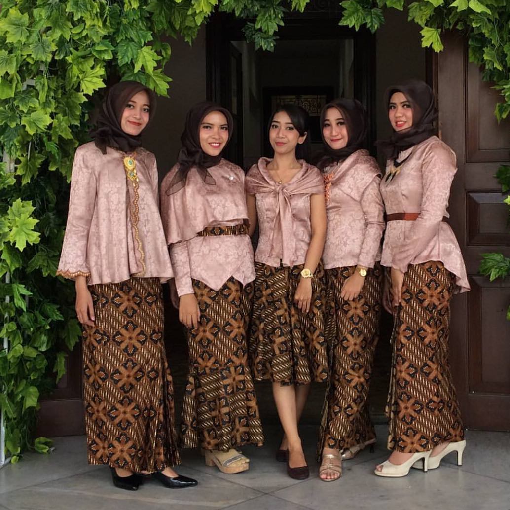 57 Kumpulan Gambar Inspirasi Kebaya Modern Indonesia