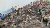 Ulah ODGJ, Kapolres Lumajang Tinjau langsung kebakaran yang terjadi diwilayah TNBTS Desa Argosari