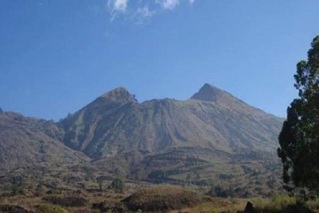 Gunung Bukit Raya Puncak Tertinggi di Pulau Kalimantan